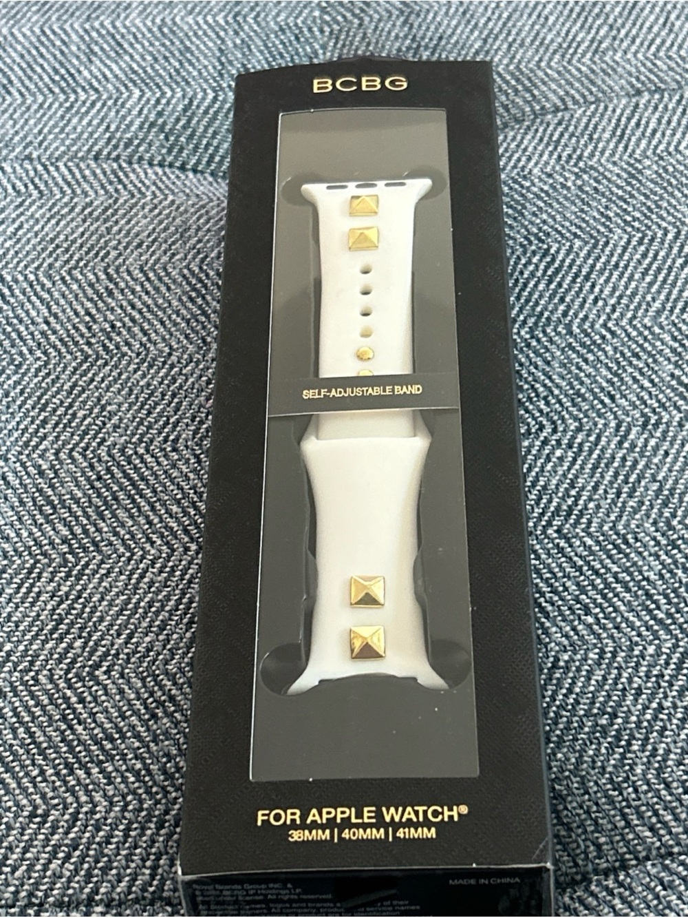 BCBG Apple Watch Band 38mm 40mm 41mm White Silicone Gold Pyramid Studs NIB New